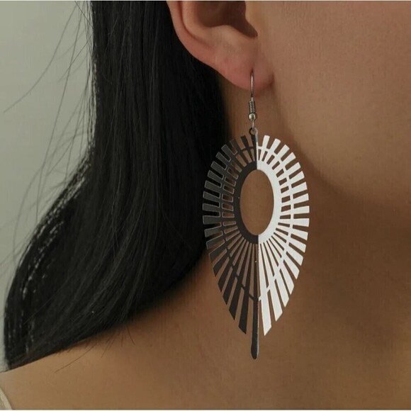Drop Earrings Geometric Dark Pewter White Silvertone Dangle Festival Lightweight - Picture 1 of 5